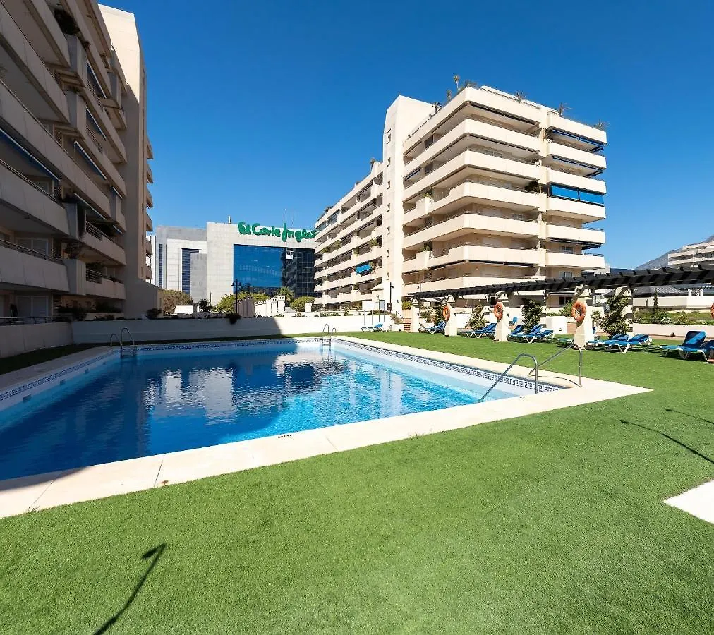 Apartment In Puerto Banus With Pool Views And Parking Marbella 0*,